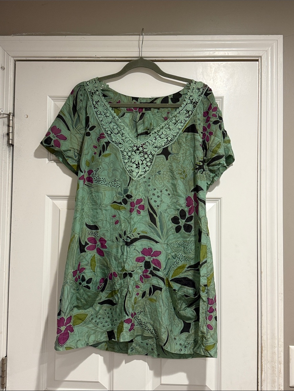 Forever21 Women's Green Floral coverup or tunic